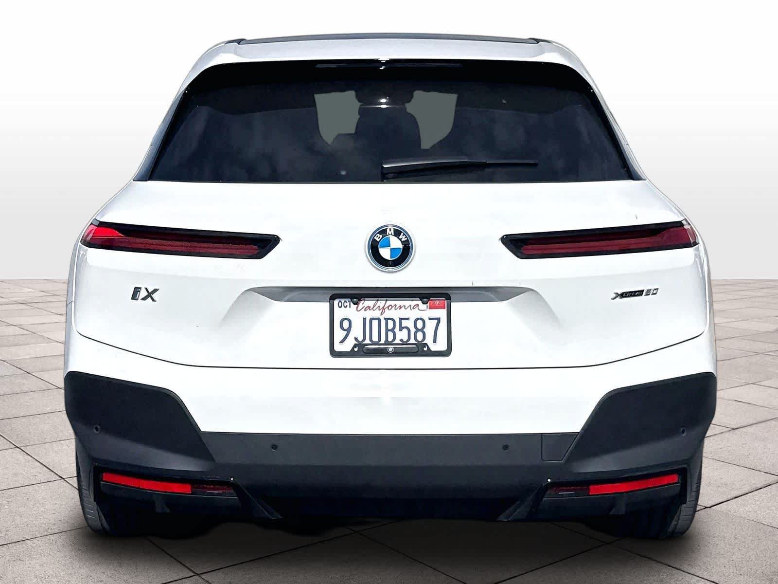 Used 2024 BMW iX xDrive50 w/ Convenience Package AWD/4WD image 8
