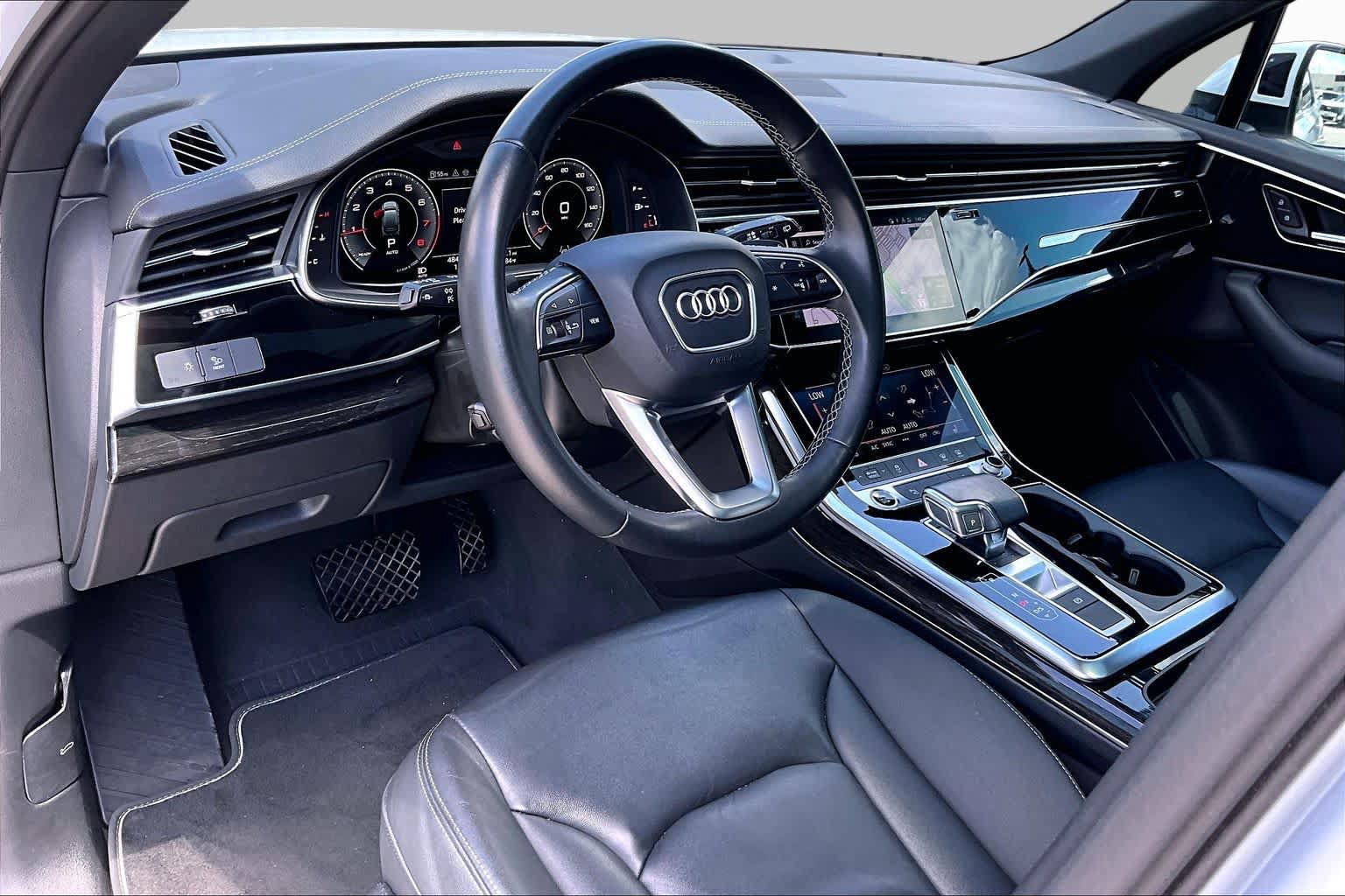 Used 2025 Audi Q7 2.0T Premium w/ Convenience Package AWD/4WD image 16