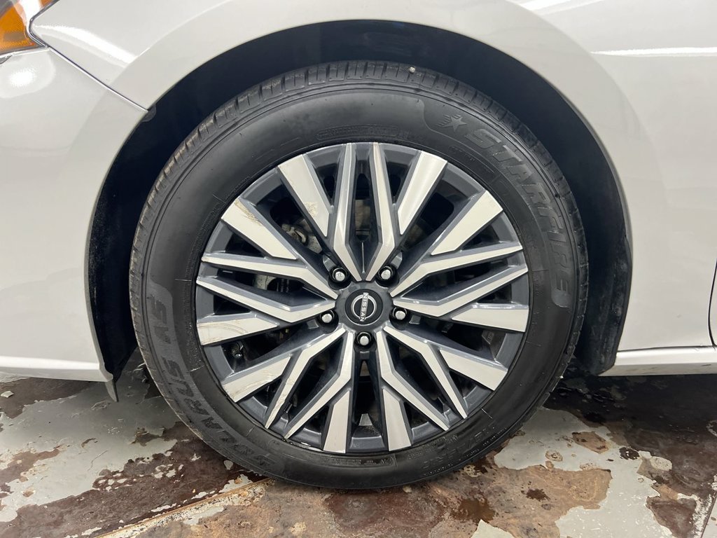 Used 2024 Nissan Altima 2.5 SV FWD image 26