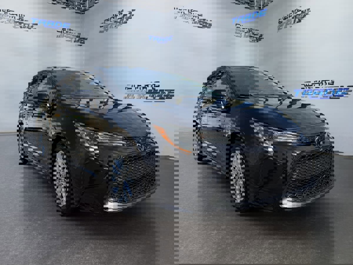Used 2022 Toyota Corolla LE w/ LE Convenience Package FWD image 3