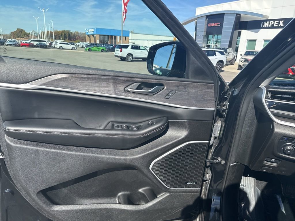 Used 2023 Jeep Grand Cherokee 4WD 4xe image 30