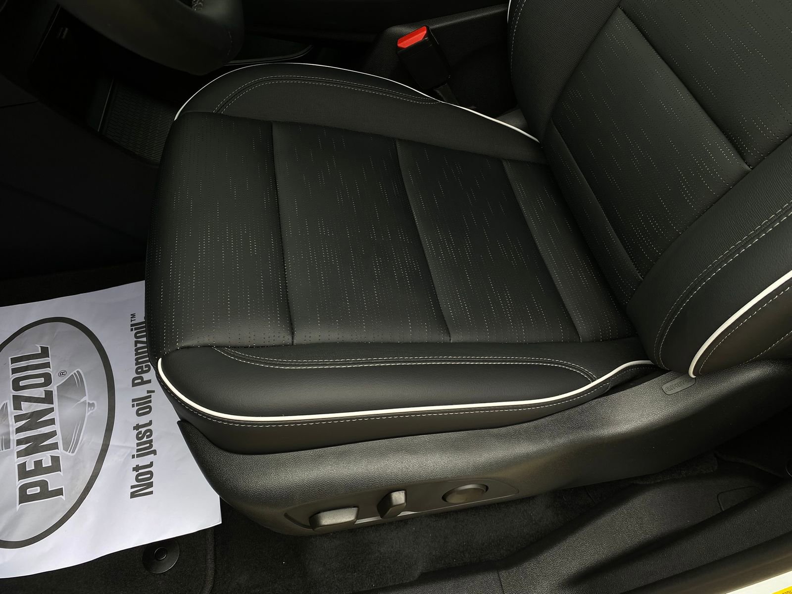 Used 2025 Buick Enclave Sport Touring FWD image 11