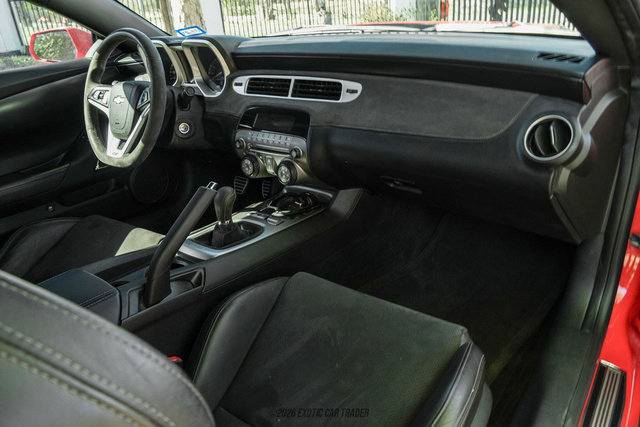 Used 2015 Chevrolet Camaro Z/28 image 35