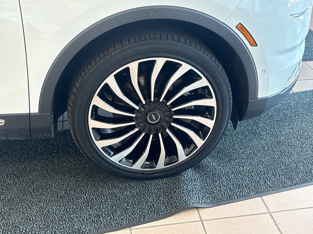 Used 2023 Lincoln Nautilus Black Label AWD/4WD image 16
