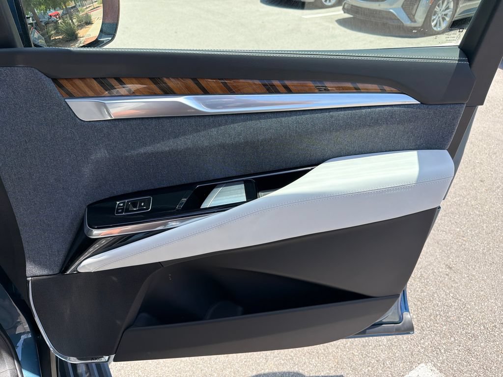 Certified 2025 Cadillac Escalade Sport Platinum AWD/4WD image 39