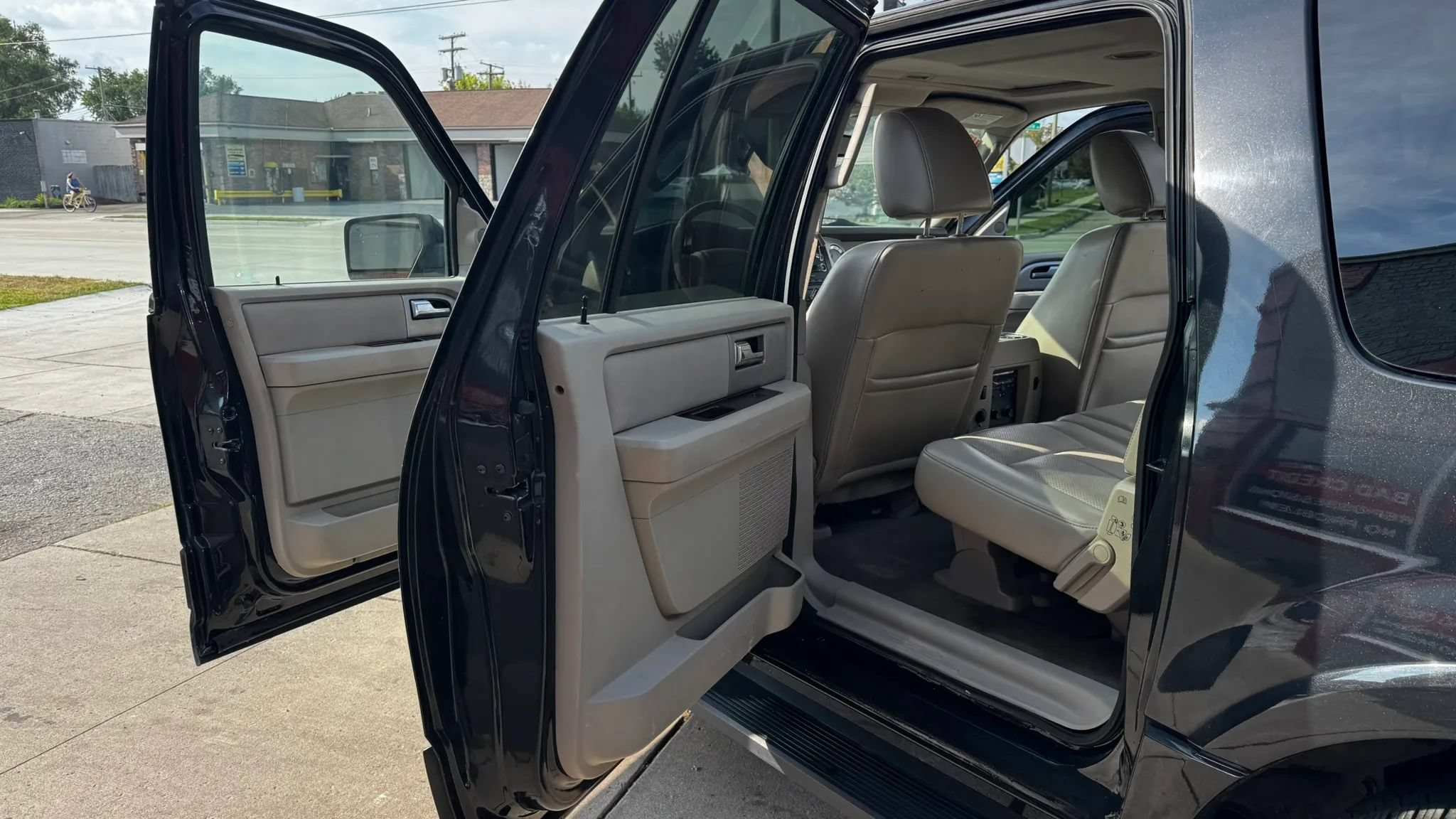 Used 2010 Ford Expedition EL Limited AWD/4WD image 18