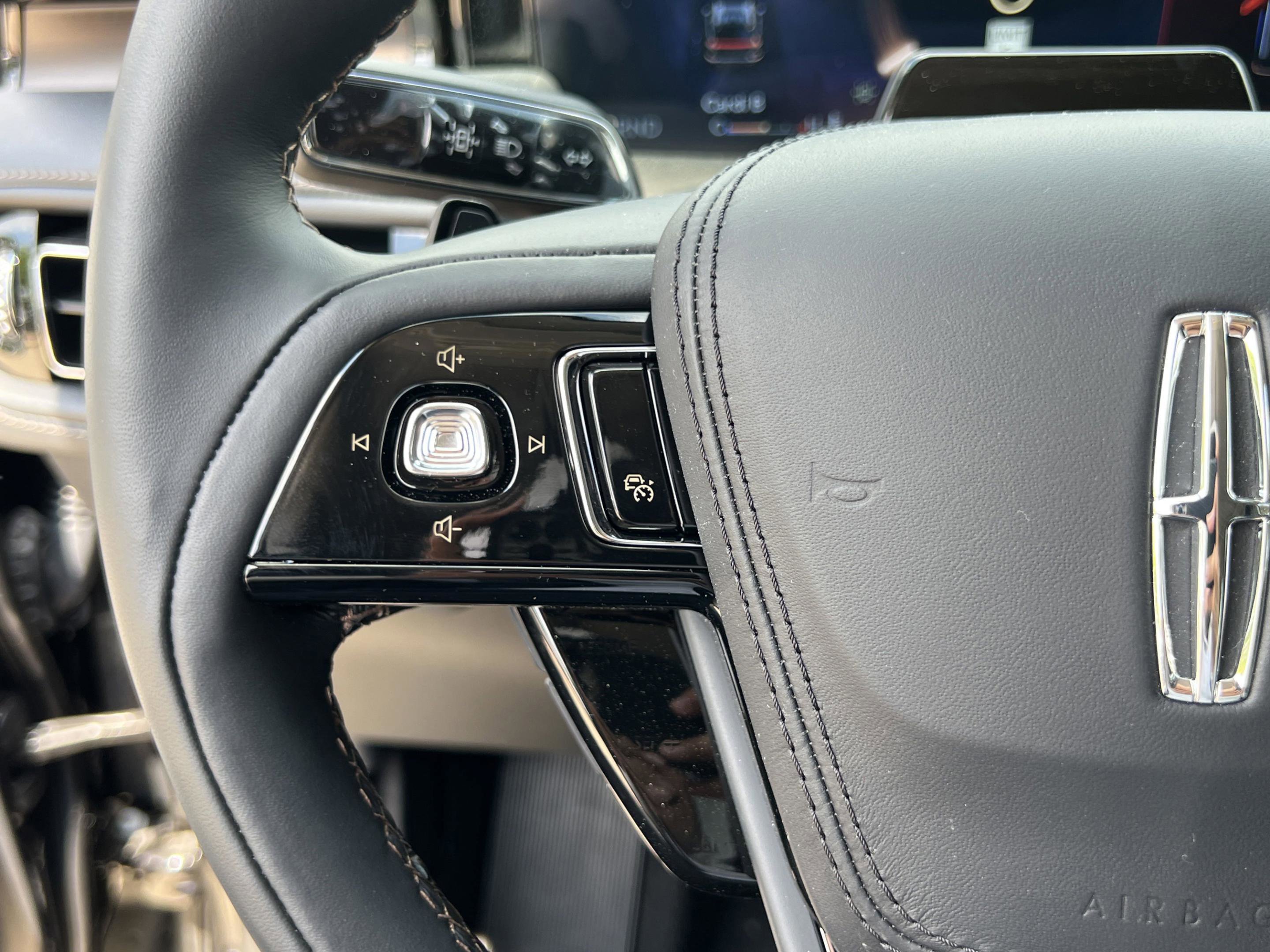 New 2025 Lincoln Aviator Reserve w/ Equipment Group 201A image 18