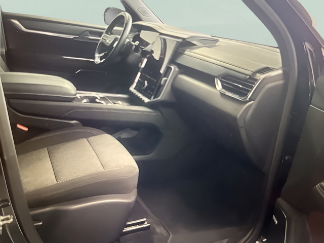 Used 2025 GMC Acadia Elevation FWD image 17