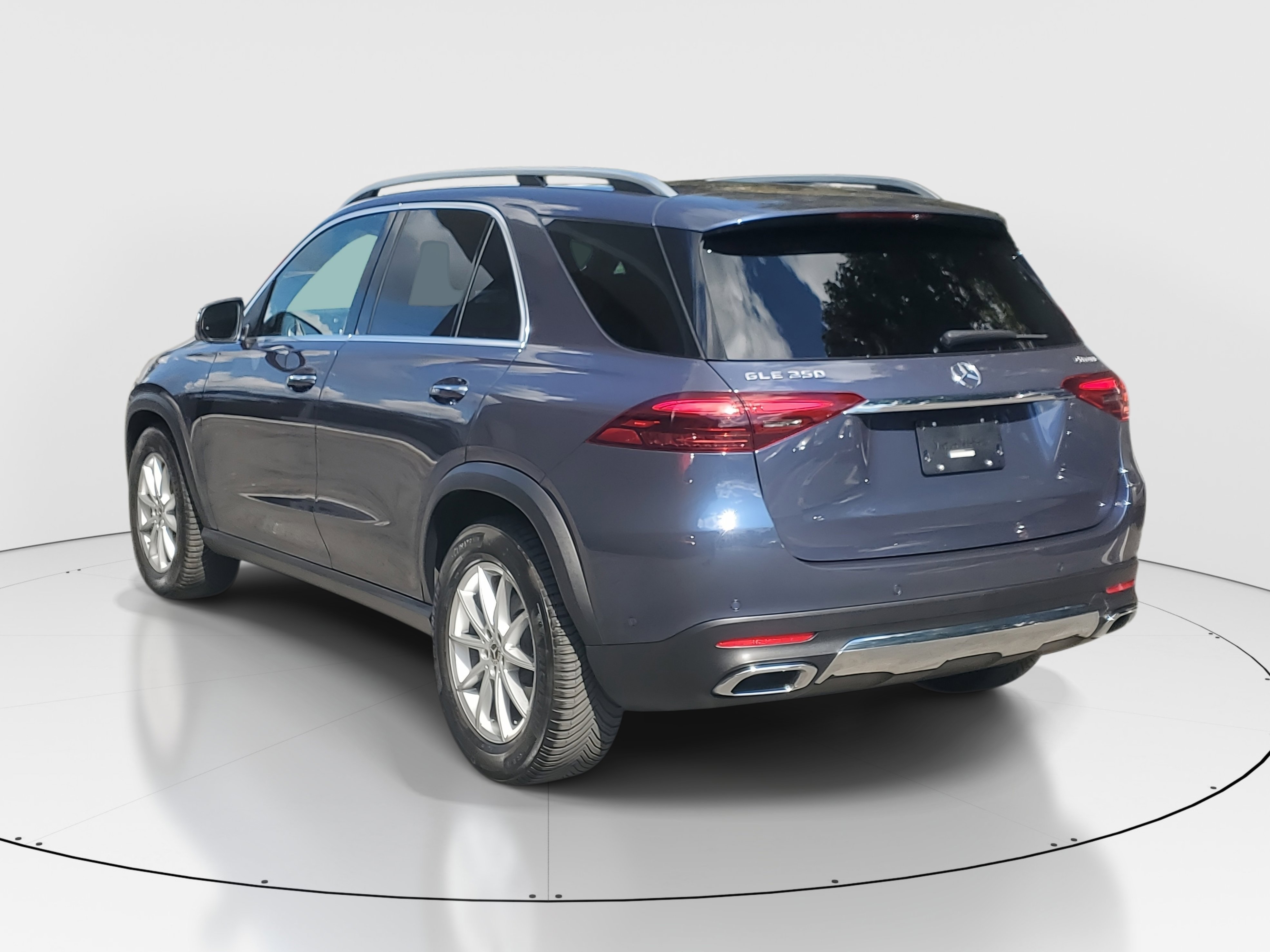 Used 2025 Mercedes-Benz GLE 350 4MATIC image 5