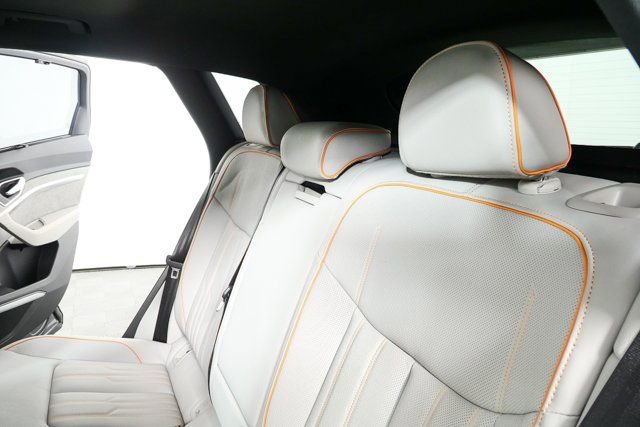 Certified 2024 Audi Q8 e-tron Prestige image 23