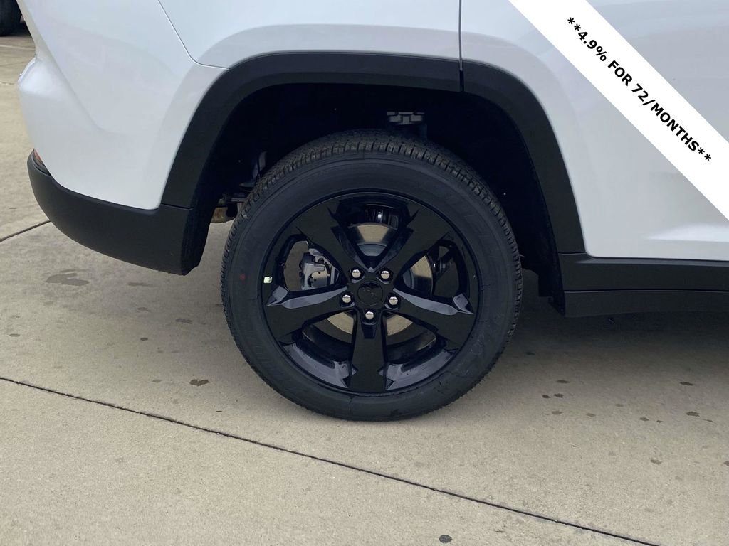 New 2025 Jeep Grand Cherokee Altitude image 39