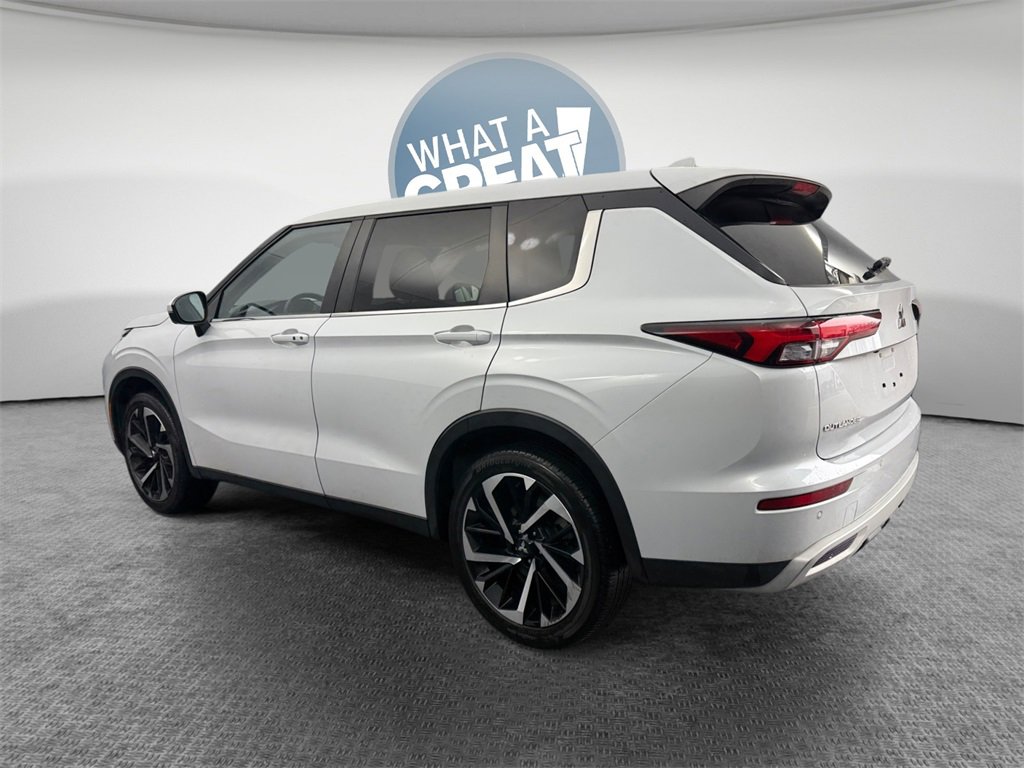 Used 2024 Mitsubishi Outlander SE image 6