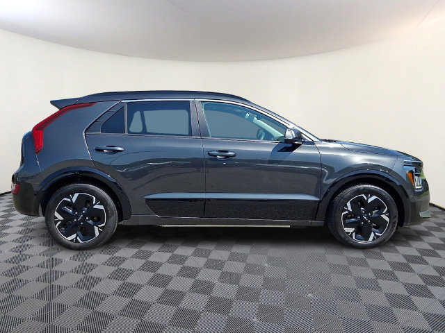 Used 2023 Kia Niro Wave w/ Wave Preserve Package FWD image 7