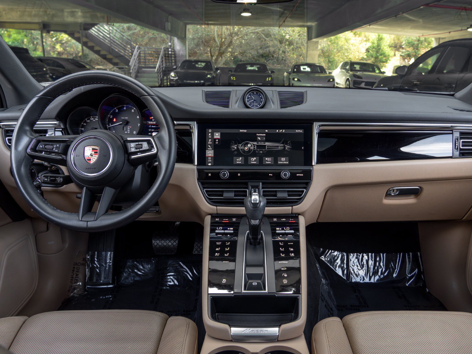 Certified 2023 Porsche Macan AWD/4WD image 40