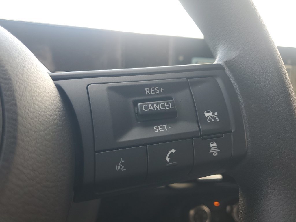 Certified 2025 Nissan Kicks SV FWD image 31