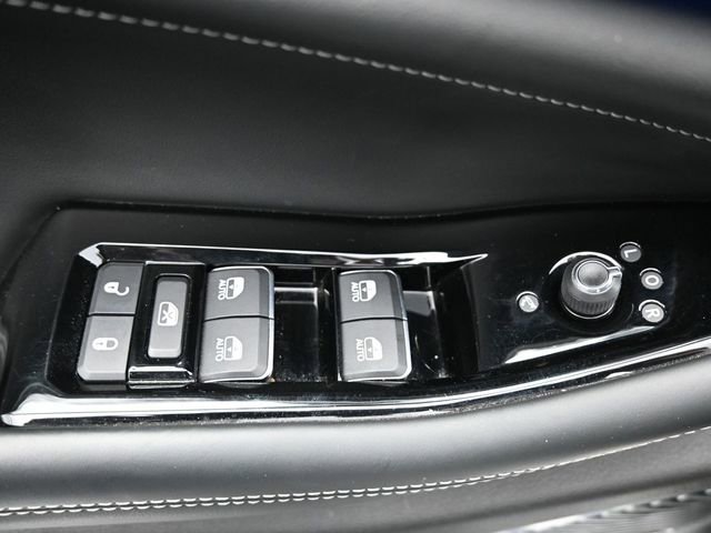 Used 2023 Jeep Grand Cherokee Overland w/ Advanced Protech Group III image 14