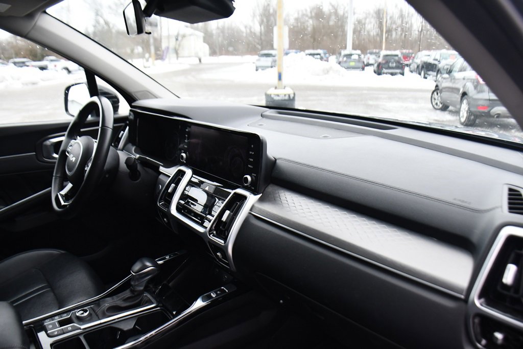 Used 2022 Kia Sorento SX image 15