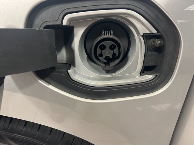 Used 2018 Chevrolet Volt Premier FWD image 27