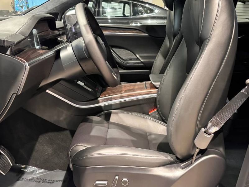 Used 2025 Tesla Model X image 18
