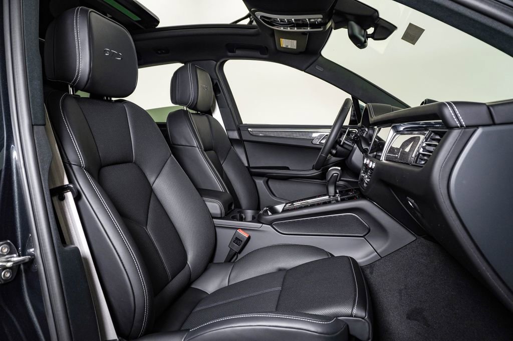 New 2026 Porsche Macan GTS AWD/4WD image 15