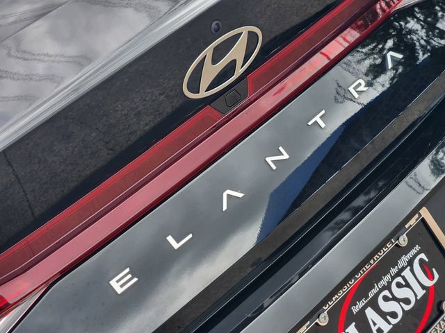 Used 2024 Hyundai Elantra SEL FWD image 12