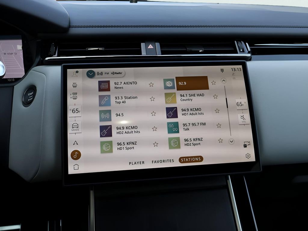 New 2026 Land Rover Range Rover Velar Dynamic SE AWD/4WD image 22