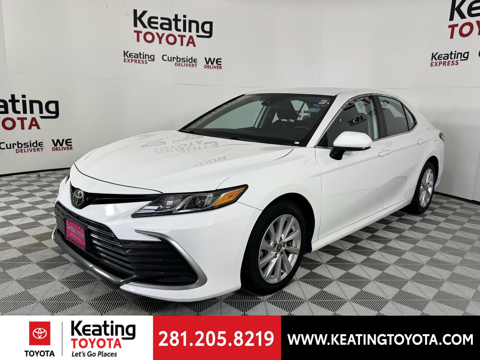 Used 2021 Toyota Camry LE image 9