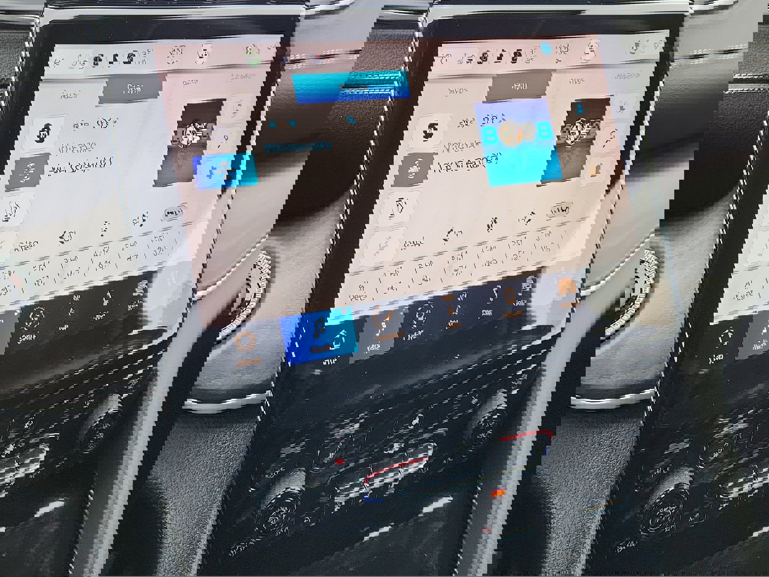 Used 2023 Jeep Grand Cherokee Limited image 19