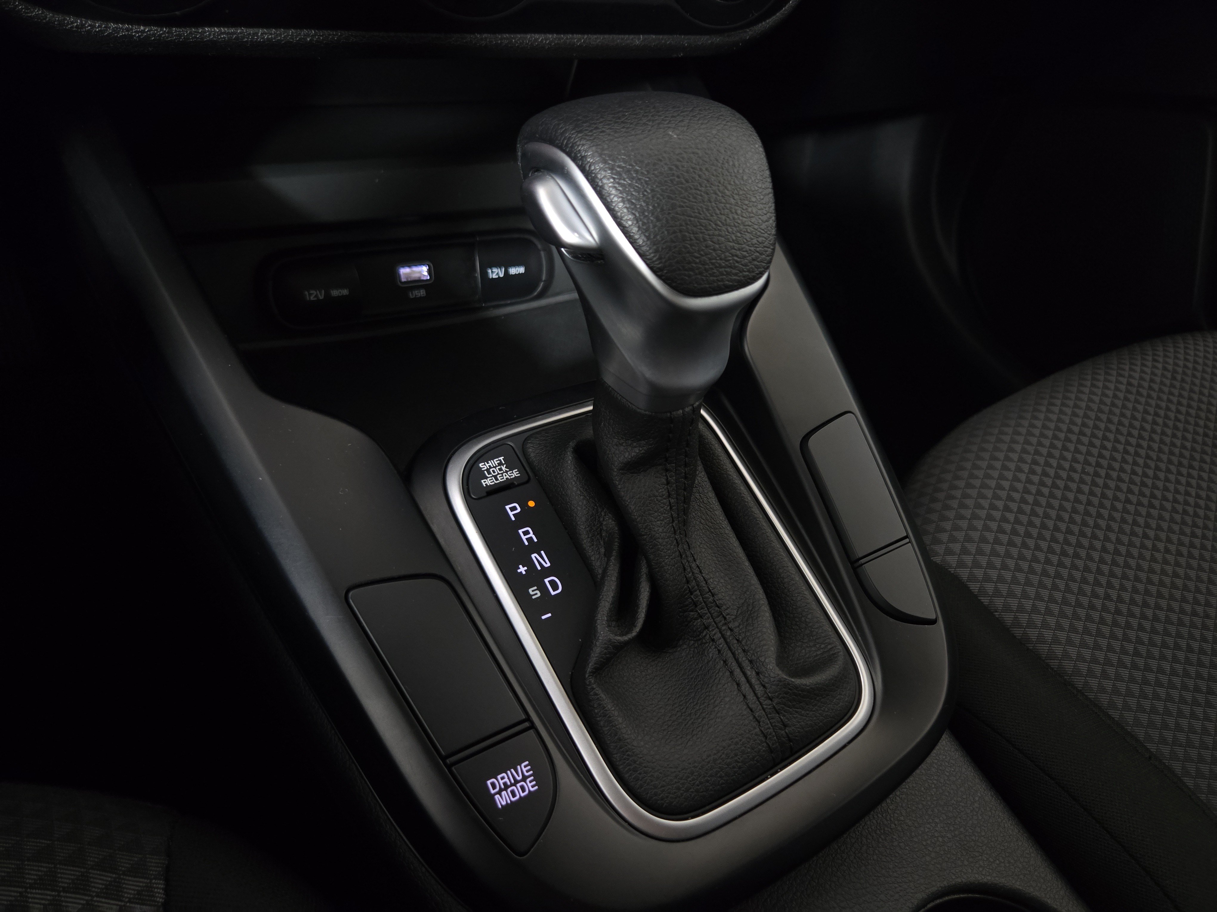 Used 2024 Kia Soul LX w/ LX Technology Package FWD image 23