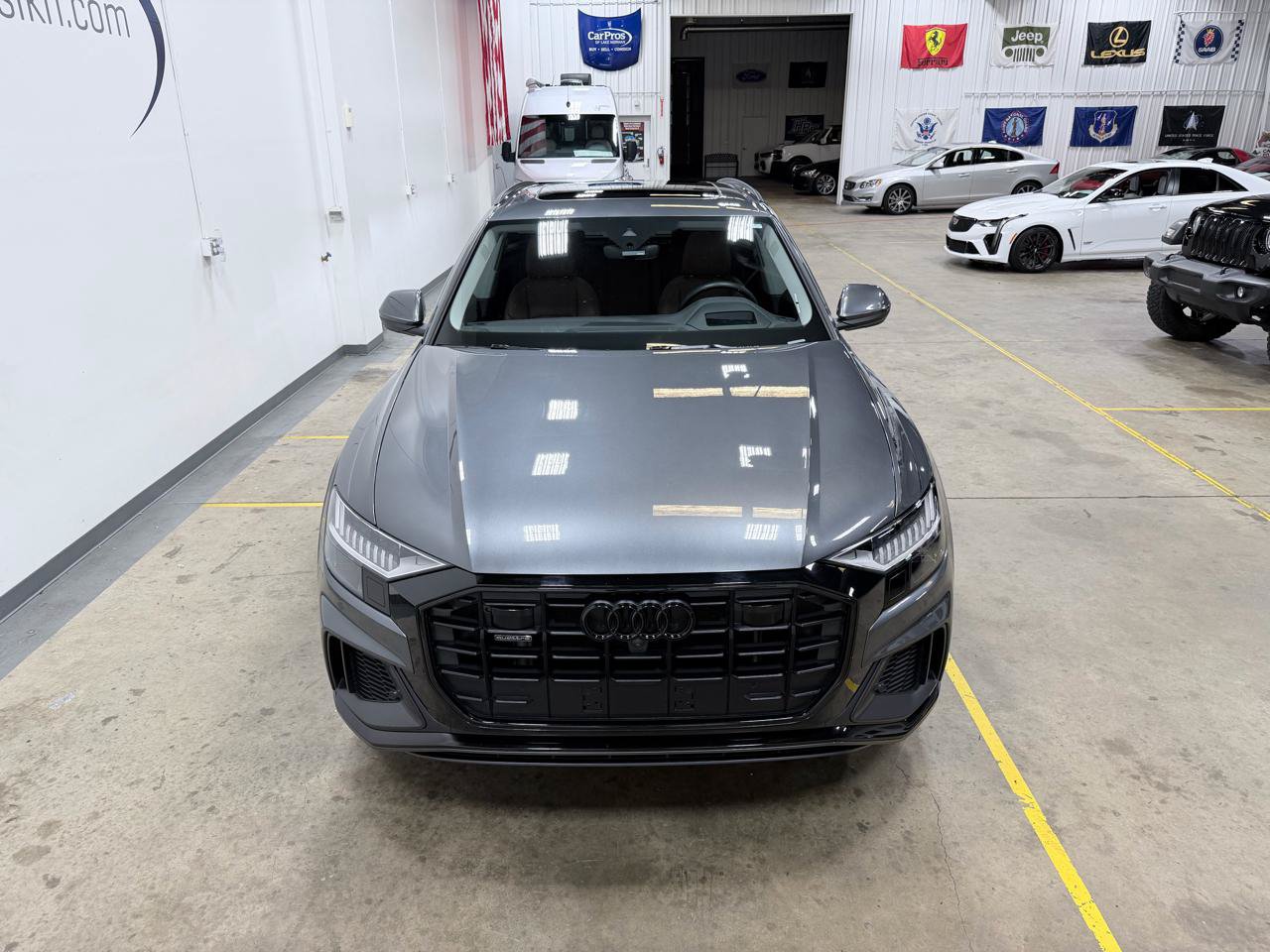 Used 2023 Audi Q8 Prestige AWD/4WD image 2
