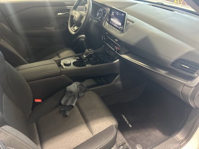 New 2026 Nissan Rogue SV w/ Cold Weather Package AWD/4WD image 12