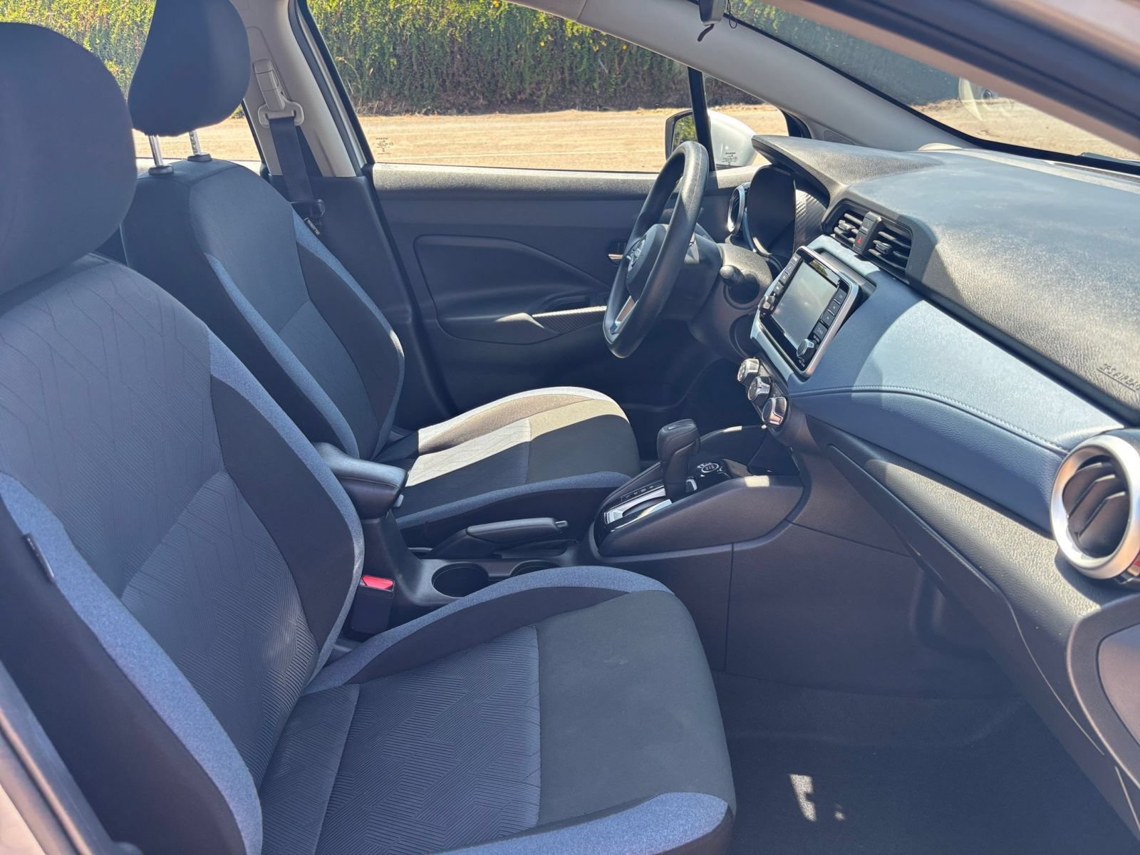 Used 2025 Nissan Versa SV FWD image 33
