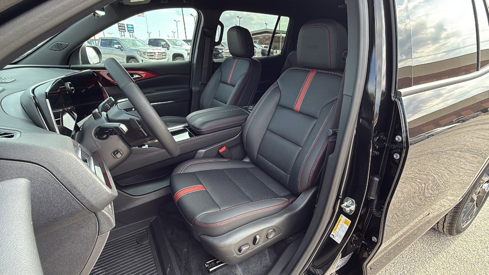 New 2026 Chevrolet Traverse RS image 12