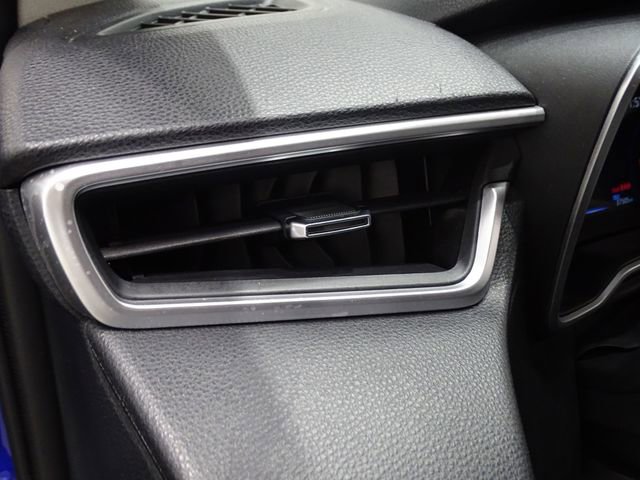 Used 2022 Toyota Corolla Cross XLE image 18