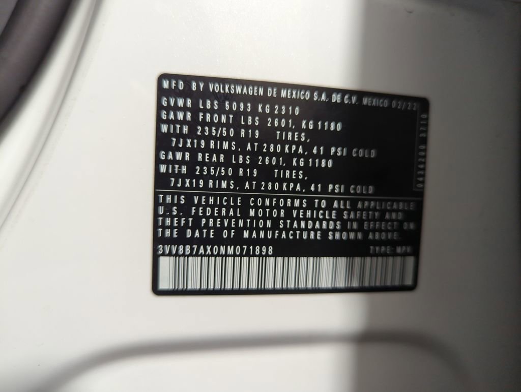 Used 2022 Volkswagen Tiguan SE R-Line image 24