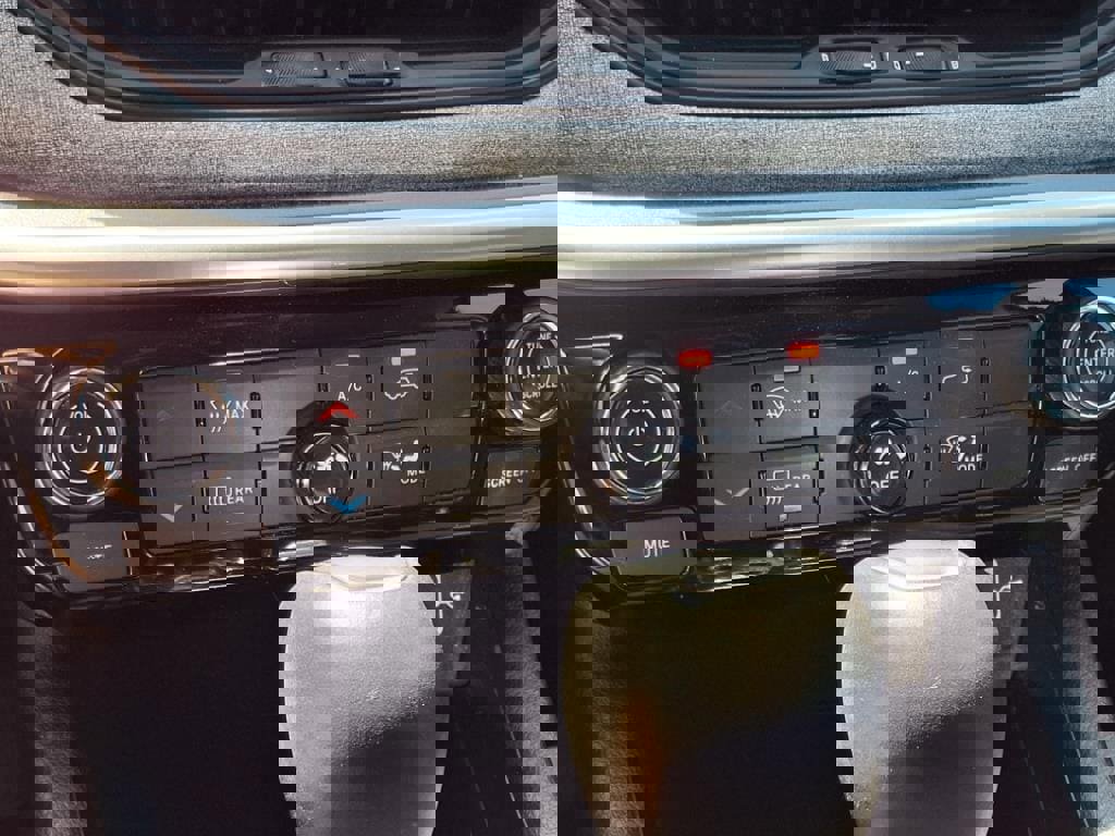 Used 2022 Jeep Compass Latitude image 23