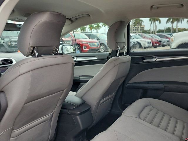 Used 2014 Ford Fusion S FWD image 13