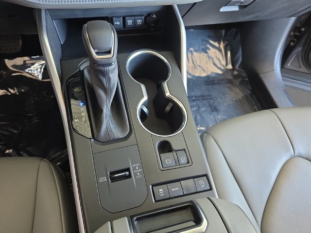 Used 2021 Toyota Highlander XLE FWD image 21