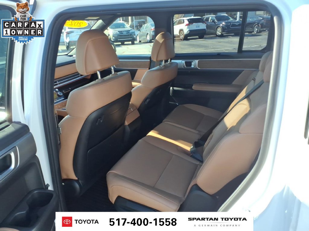 Used 2025 Hyundai Santa Fe Limited AWD/4WD image 12