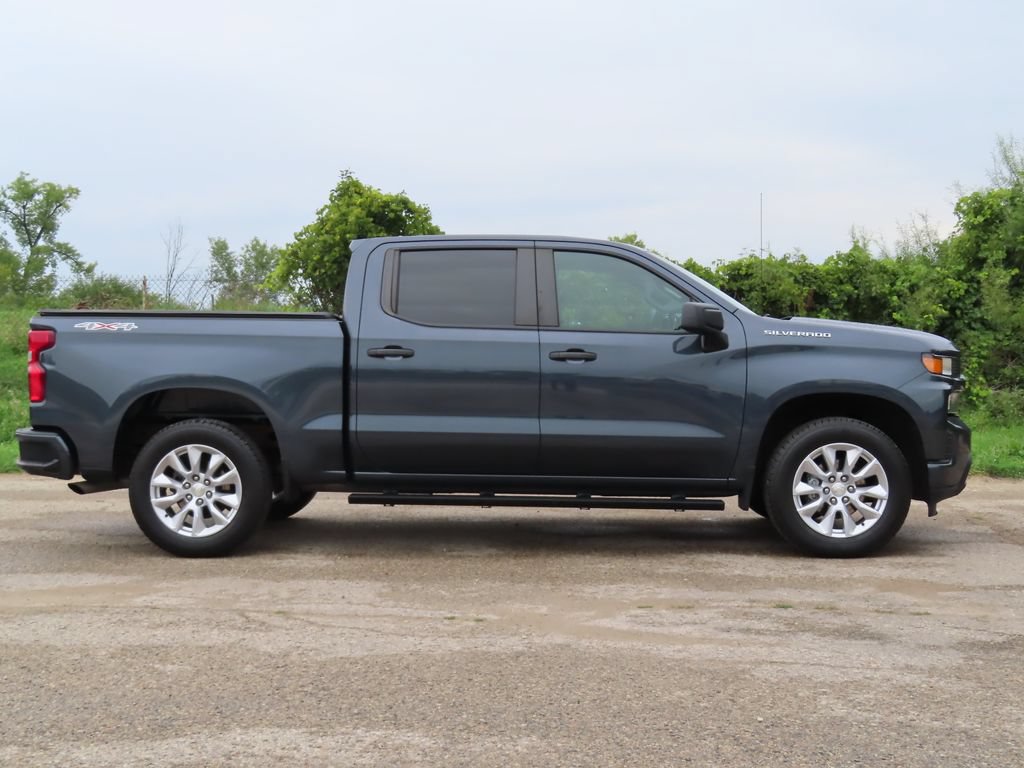 Certified 2022 Chevrolet Silverado 1500 Custom AWD/4WD image 2