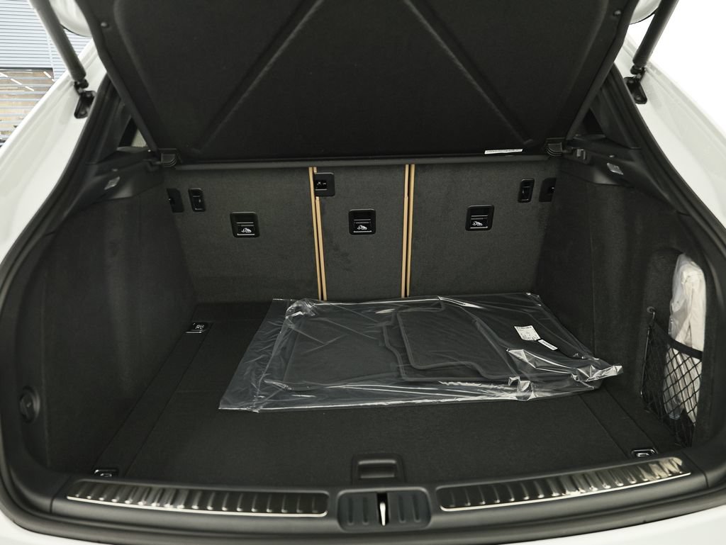 New 2026 Porsche Macan AWD/4WD image 32