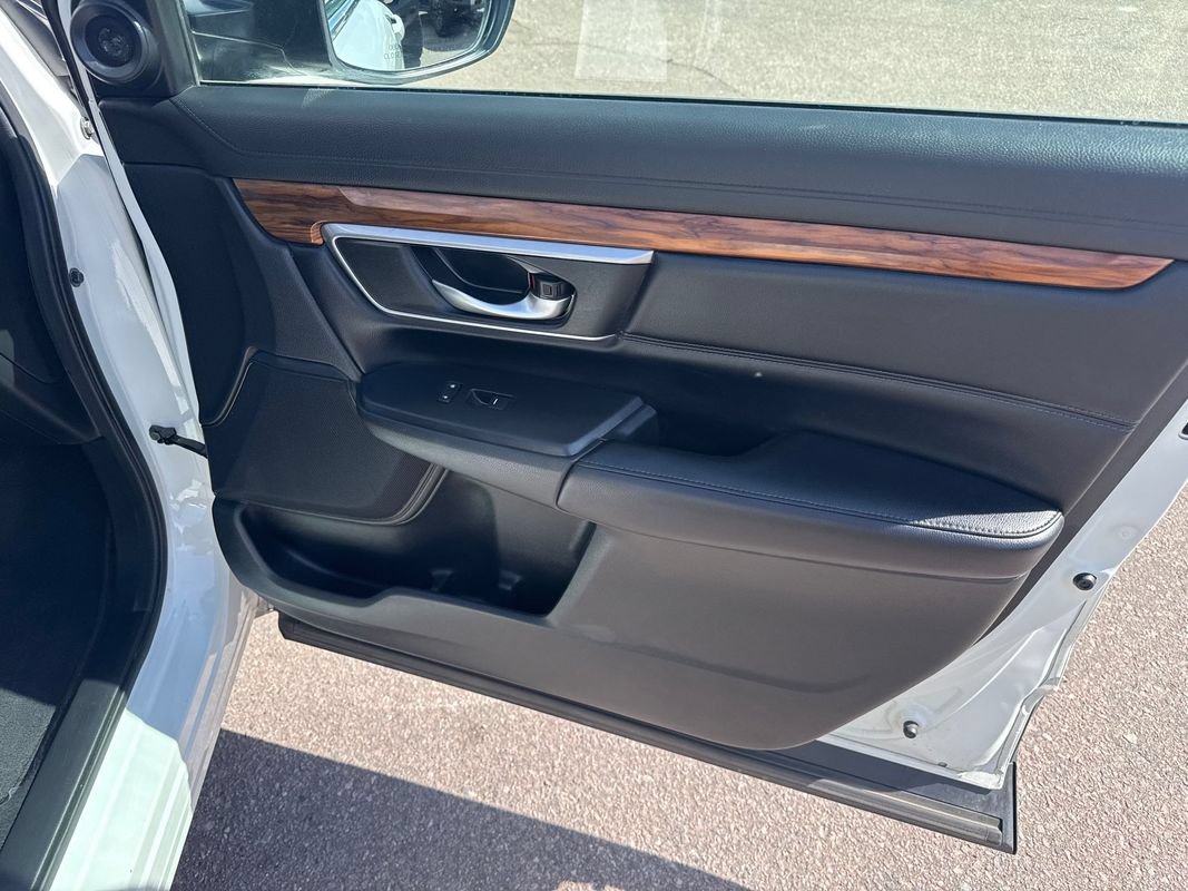 Used 2018 Honda CR-V Touring image 18