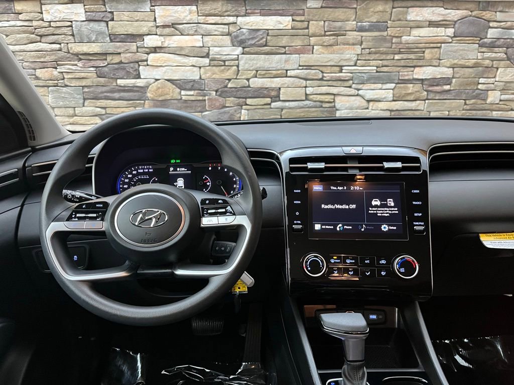 Used 2024 Hyundai Tucson SE image 14
