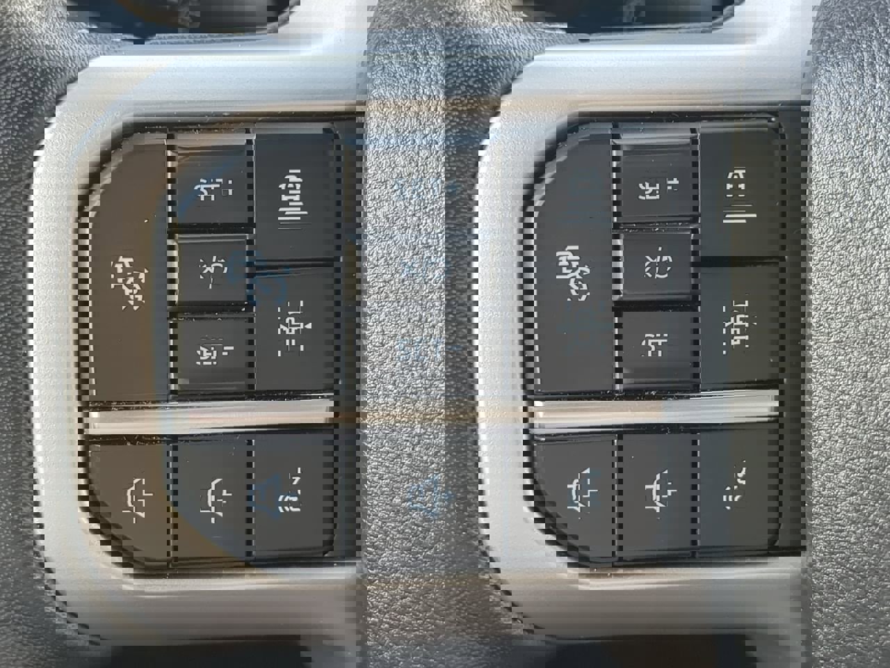 Used 2024 Ford Expedition Limited image 27