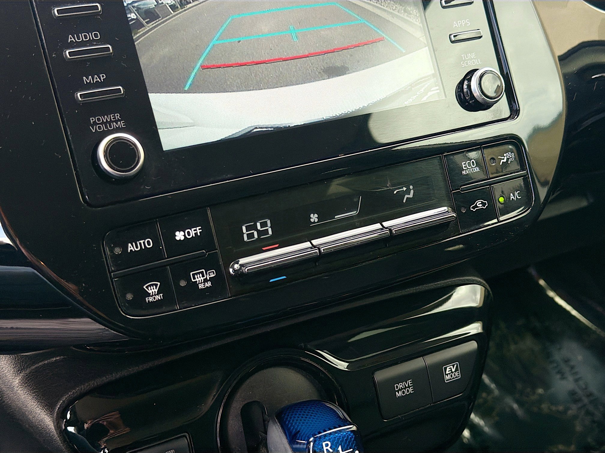 Used 2020 Toyota Prius XLE image 23