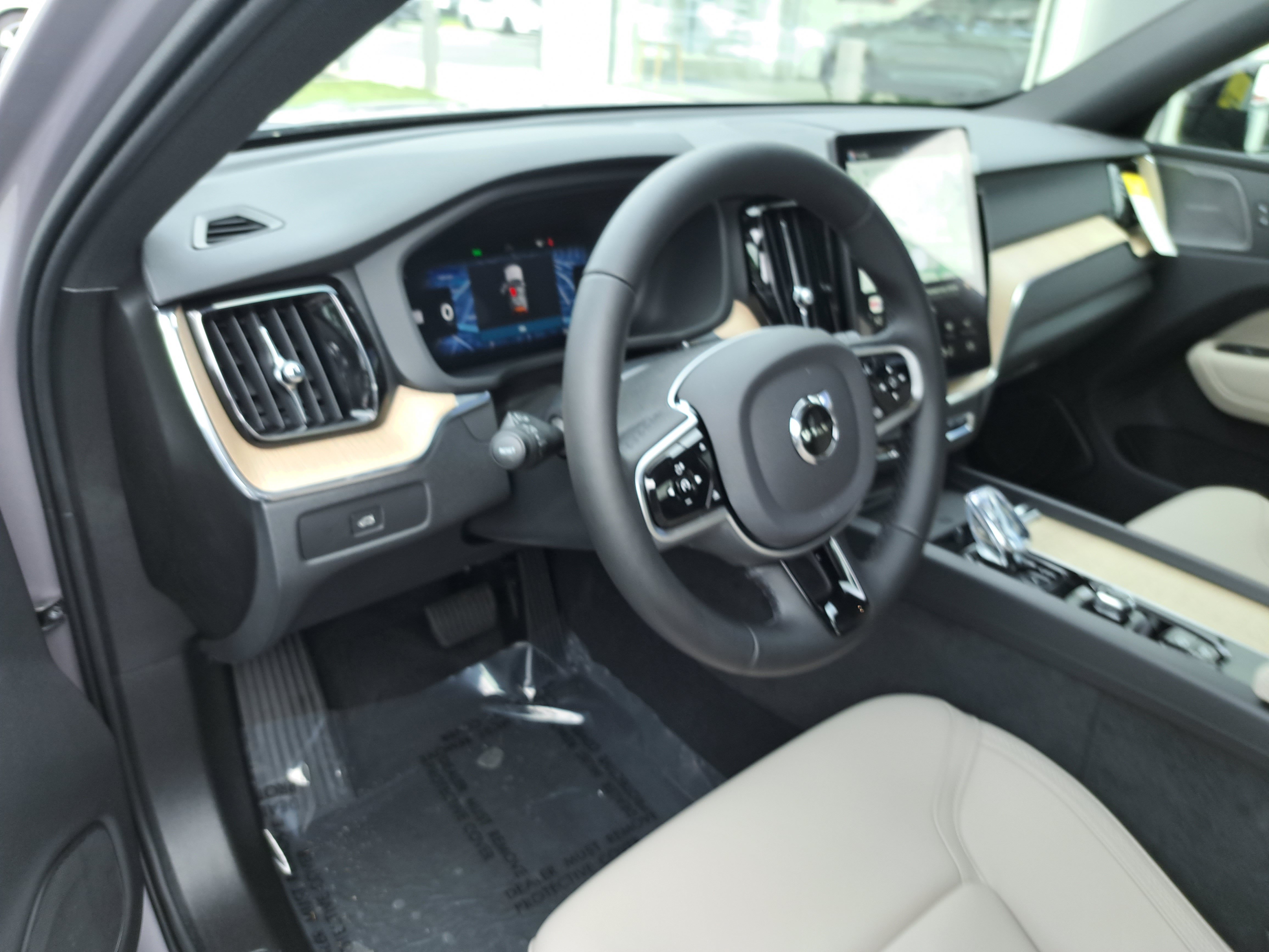 New 2026 Volvo XC60 B5 Plus w/ Protection Package Premier AWD/4WD image 5