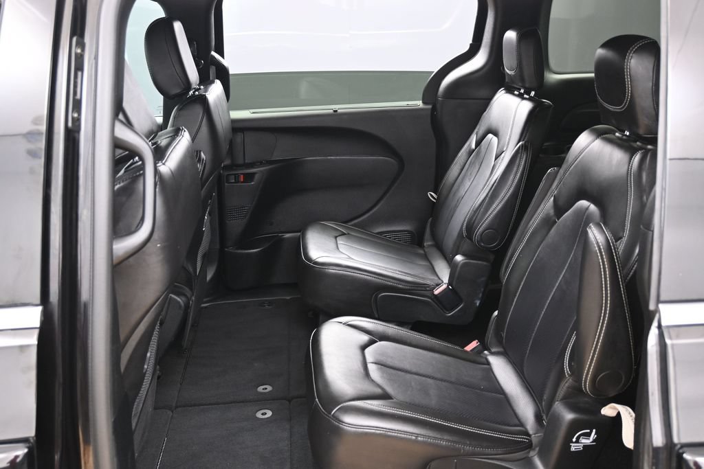 Used 2025 Chrysler Pacifica Select FWD image 26