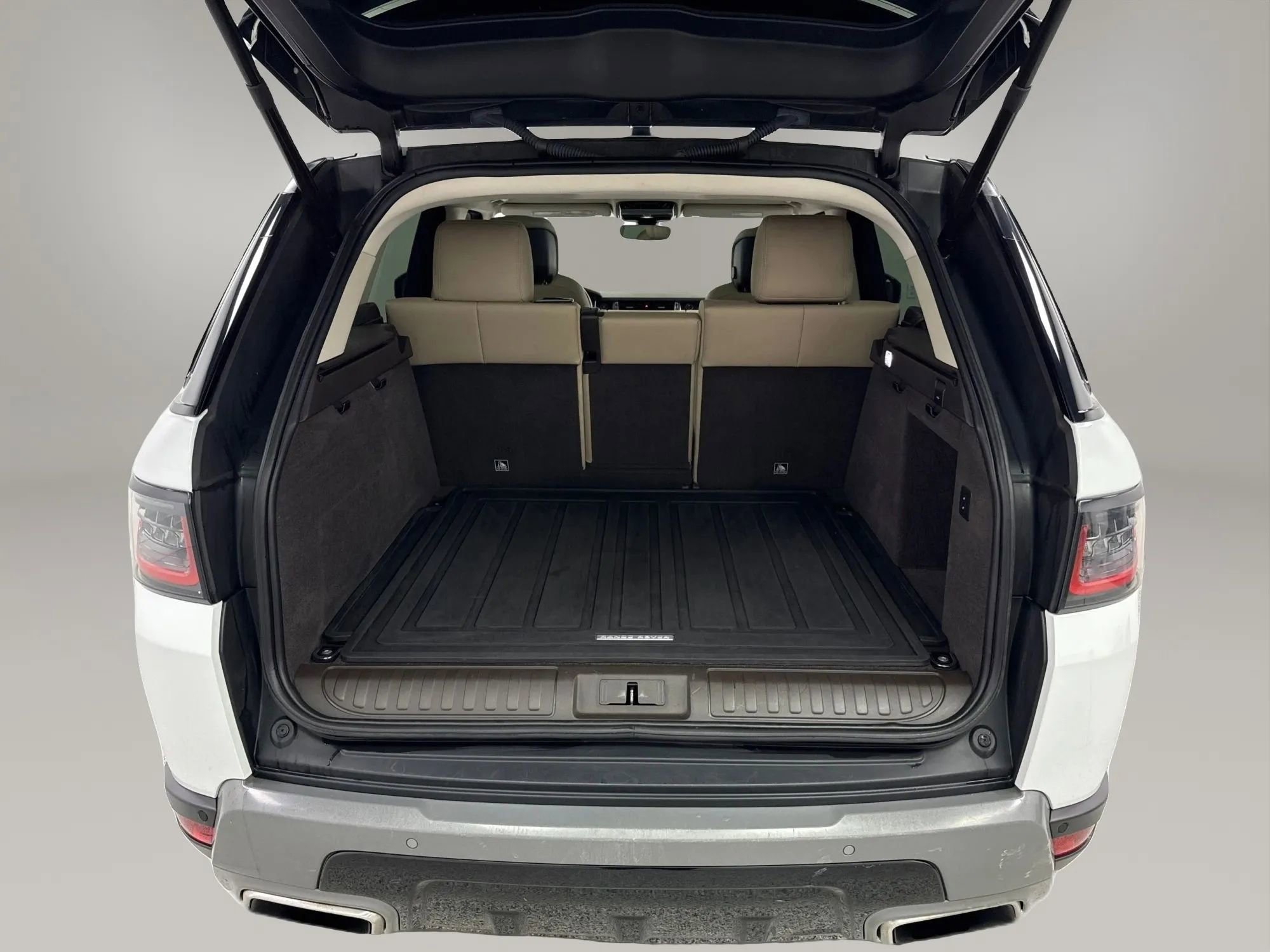 Used 2018 Land Rover Range Rover Sport SE image 11