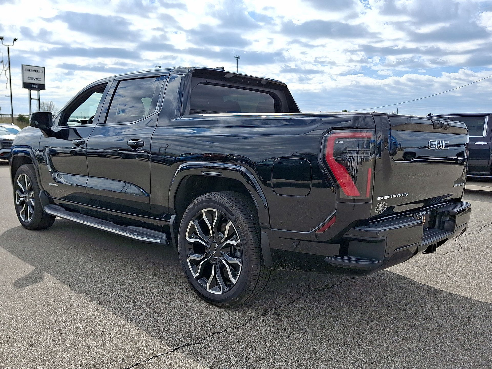 New 2025 GMC Sierra EV Denali AWD/4WD image 11