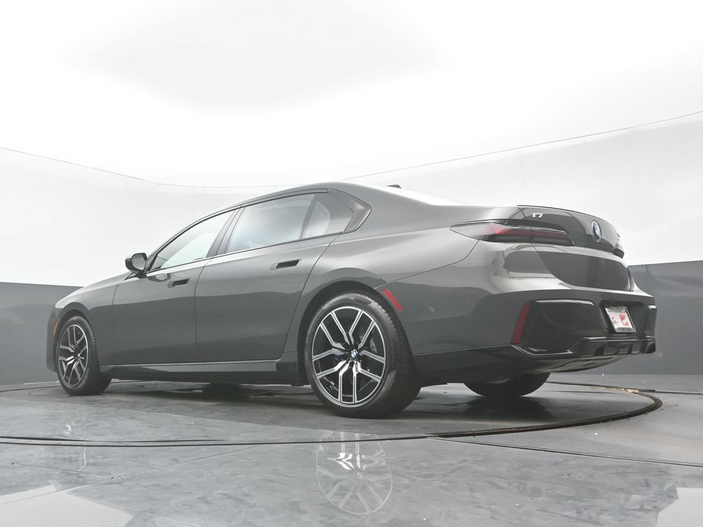 Used 2023 BMW i7 xDrive60 AWD/4WD image 31